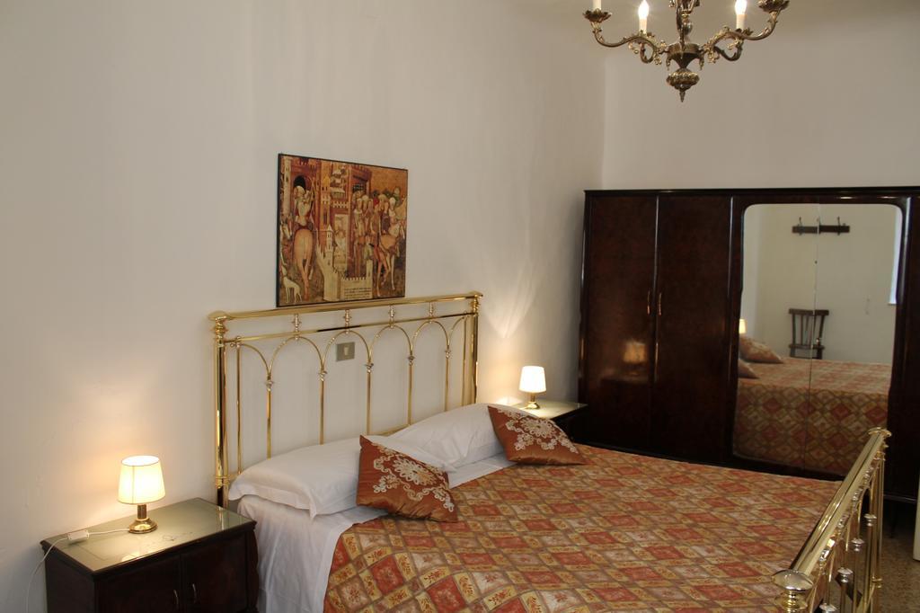 Palazzo Masi Bed and Breakfast Siena Kamer foto