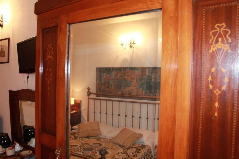 Palazzo Masi Bed and Breakfast Siena Buitenkant foto